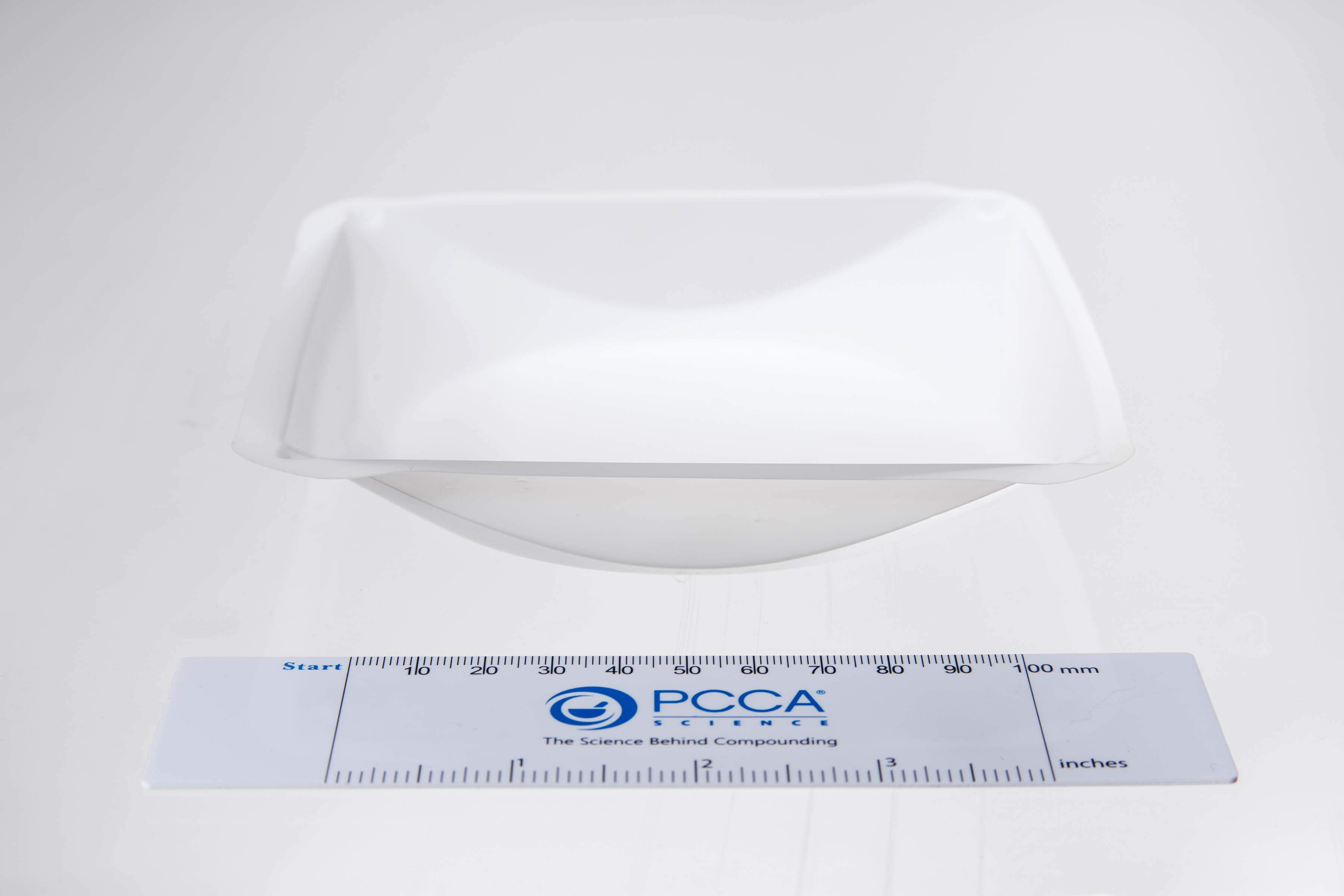 WEIGH BOAT, LARGE (PLASTIC) 51/2 X 51/2 X 7/8 PCCA