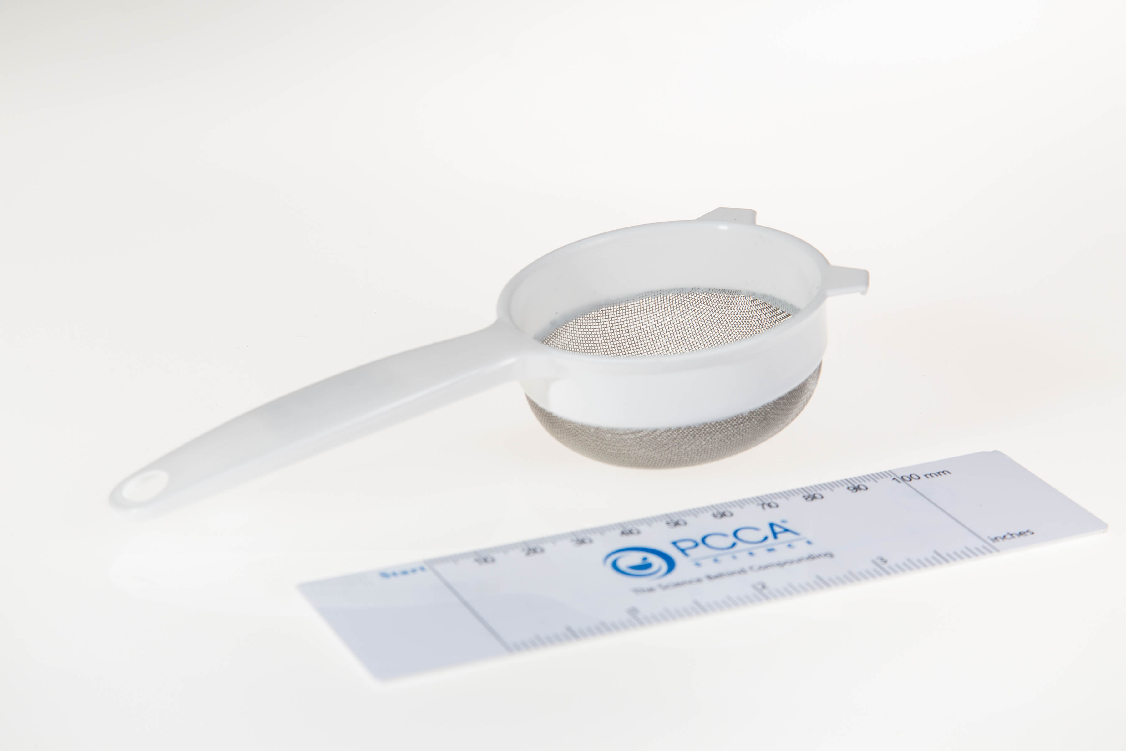 STRAINER W/ PLASTIC HANDLE (40 MESH) PCCA